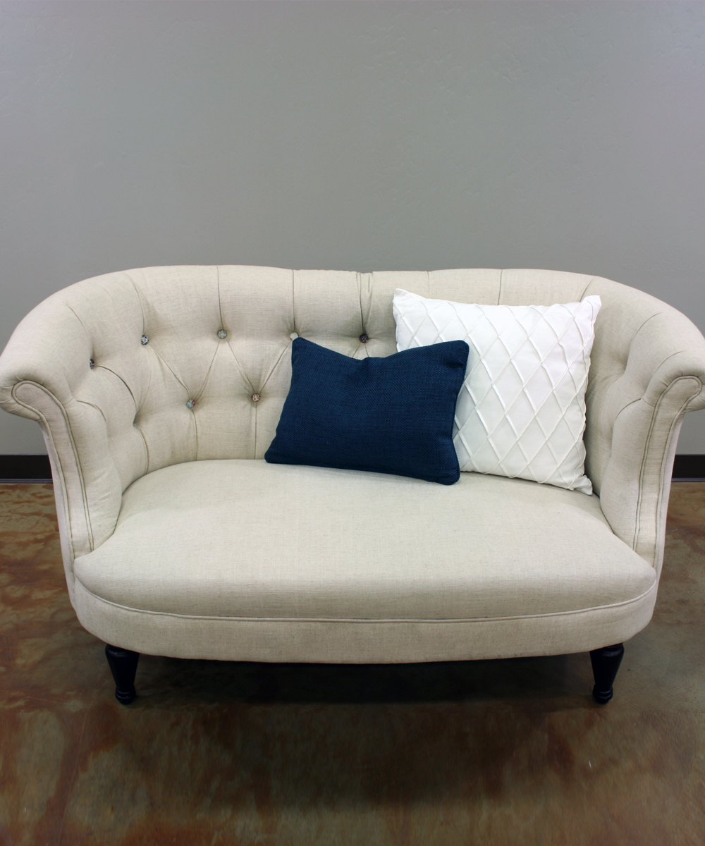 Love Seat Vintage Ivory